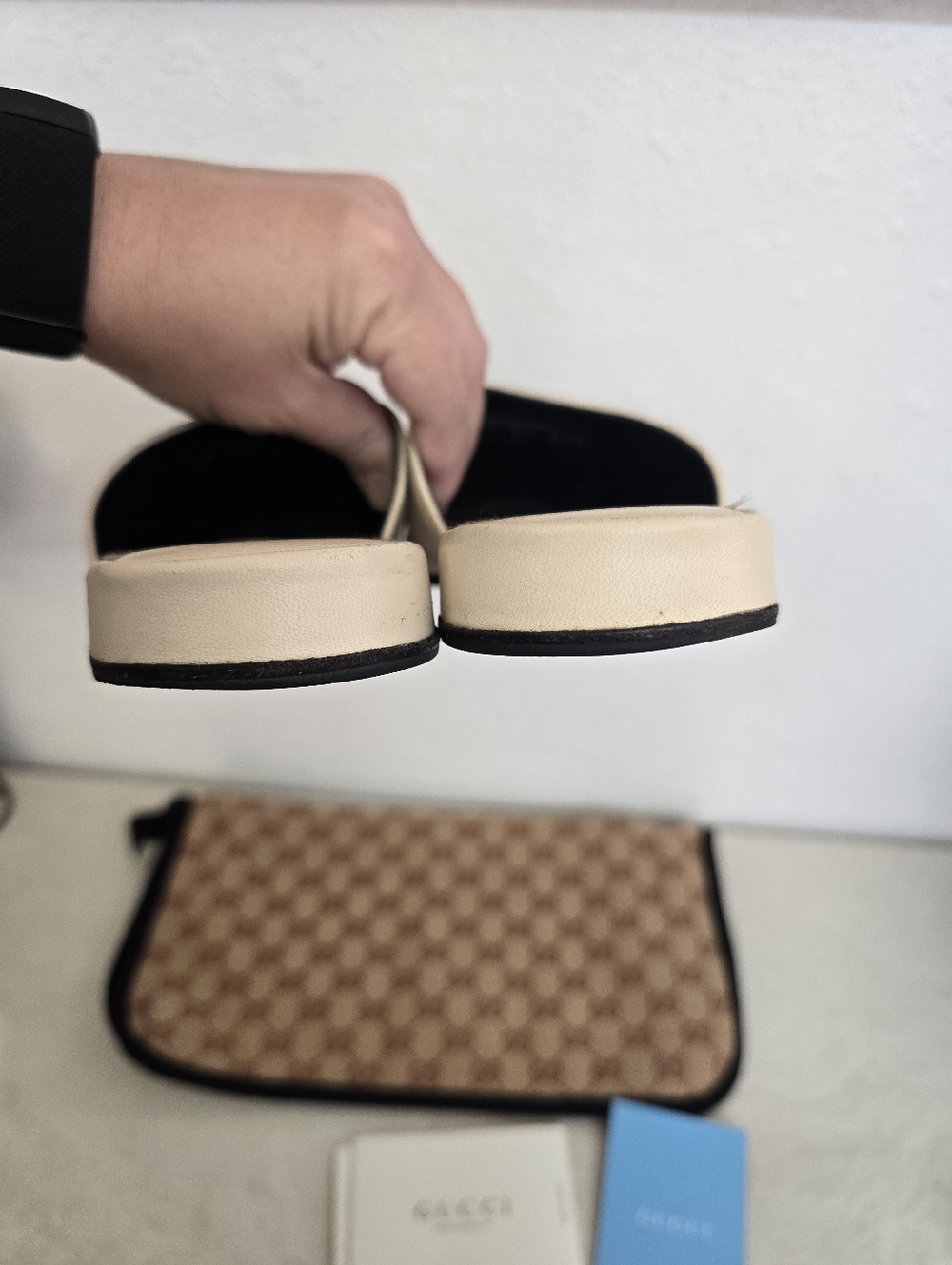 Gucci NY Yankees Cream Leather Slip-On Mules Gold Embroidered Logo Sz 37 In Box - Picture 8 of 13